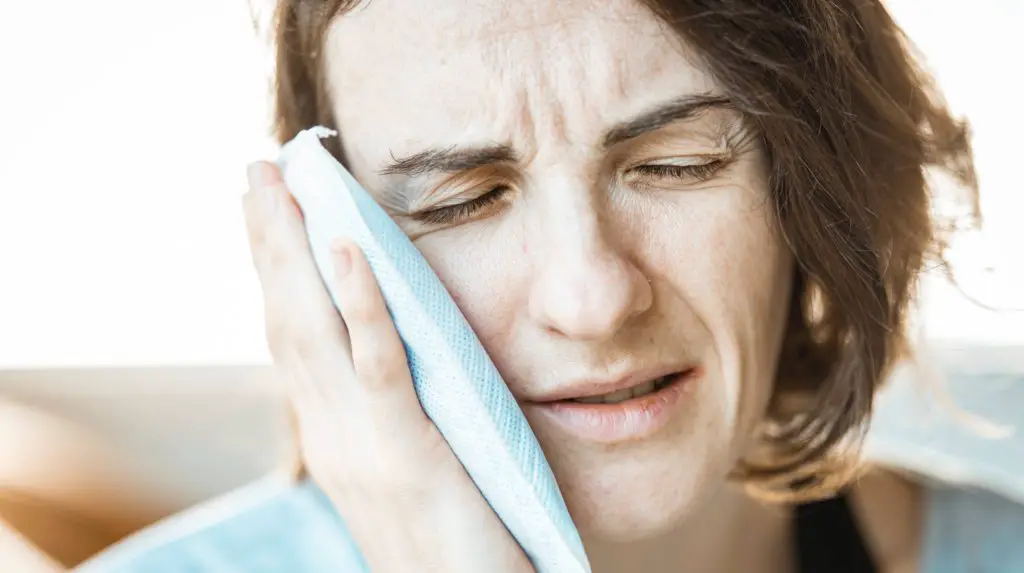toothache and ear pain